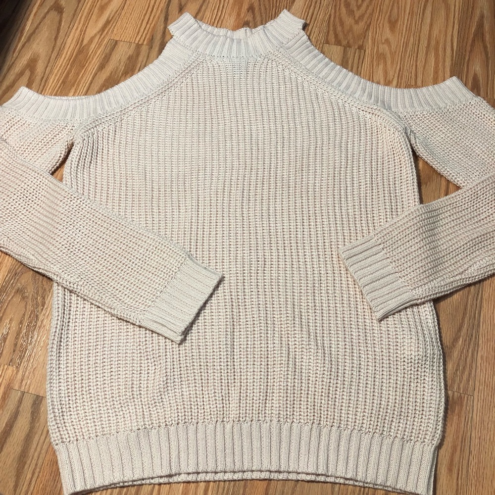 NWOT F21 Baby pink cold shoulders knit sweater